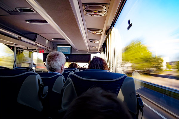 Indemnización por lesiones a pasajero de un autobús