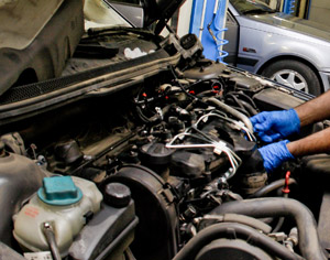 Condena avería coche en taller