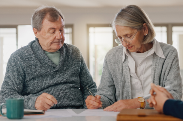 ¿Qué pasa si un heredero no quiere firmar la herencia? Soluciones legales